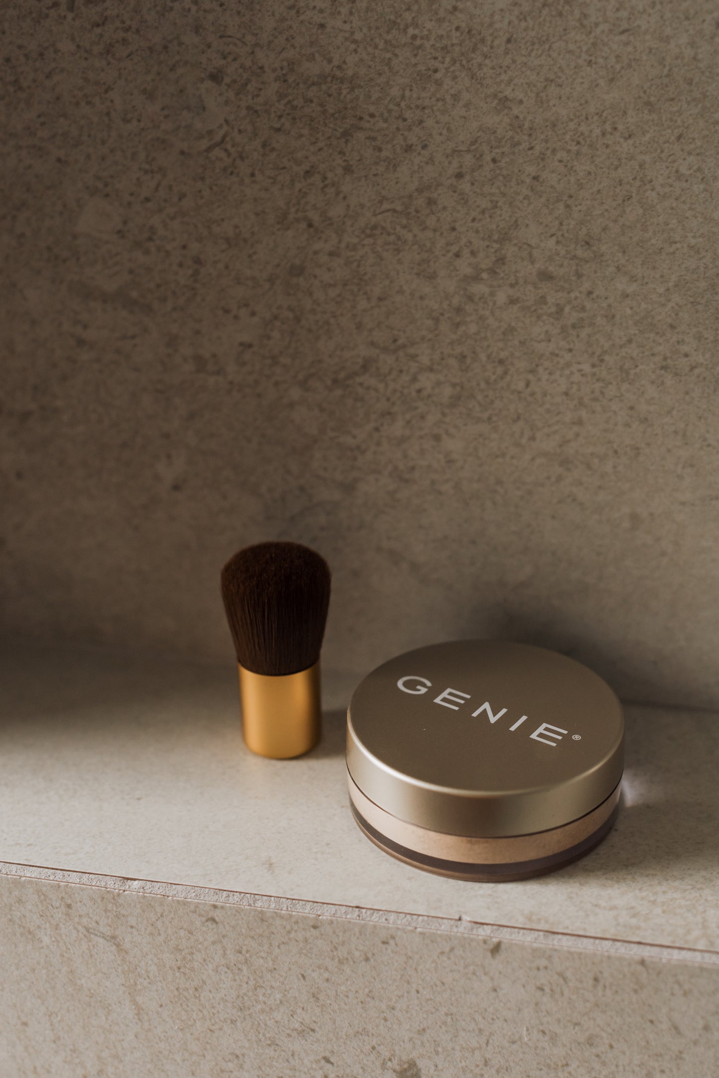 Holiday Nutratanicals Foundation plus Kabuki Brush